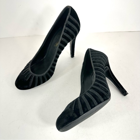 Chanel Velvet and Grosgrain Ribbon Cap Toe Closed Toe Stiletto Pumps size 39 - Picture 12 of 15